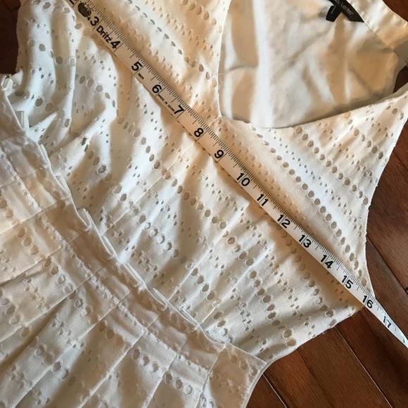 SOLD XP Ivory eyelet dress w/ pockets! Summer - Picture 7 of 7